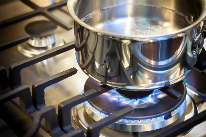 boiling water in restaurant